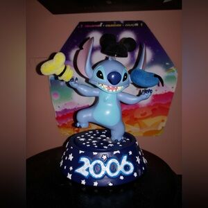WDW Magic Kingdom Great Escape 2006 Tilting Platform Stitch Limited Figure